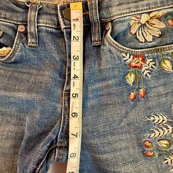 BLANK NYC Women's Skinny Ankle Embroidered Jeans Size 25. Raw hem - Picture 15 of 15